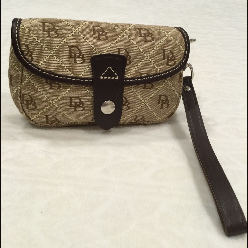 NWOT Vintage Dooney & Bourke Authentic pouch wristlet 👛